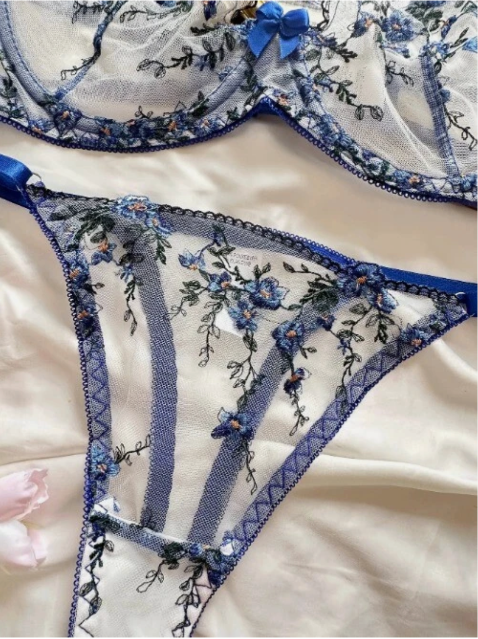 Élodie White Royal Blue Floral